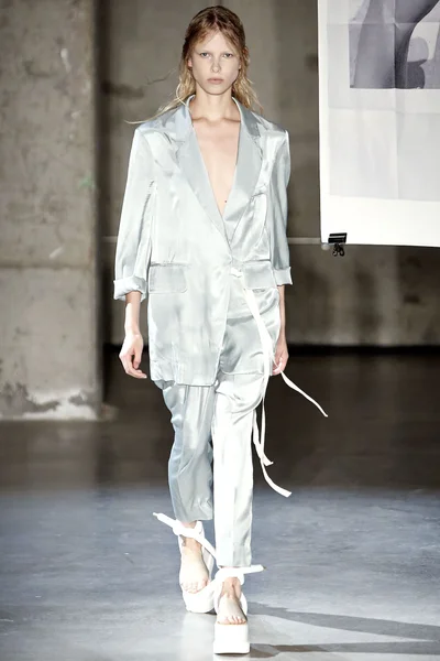 Look 1